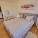 Eco Friendly Artemisia Lägenhet