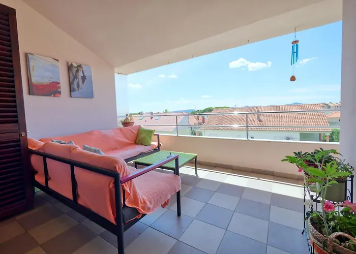 Eco Friendly Artemisia Apartment *